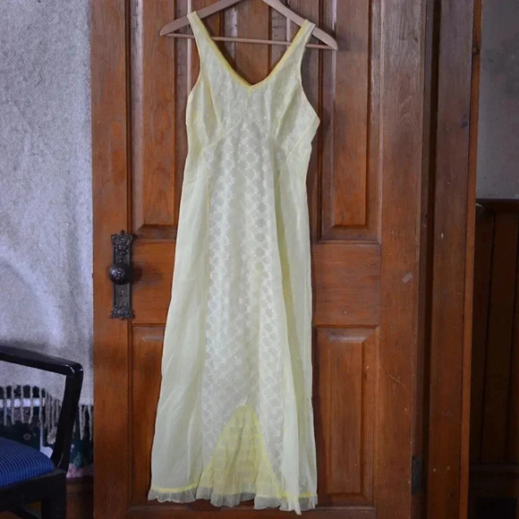 Vtg  Nightgown - Picture 2 of 10